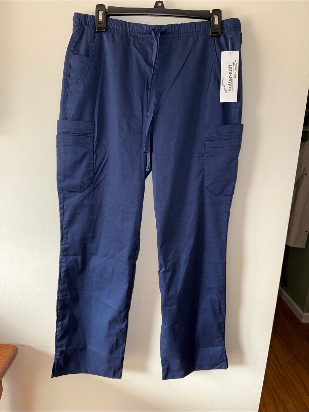 Buttersoft Women’s Navy Straight leg Scrub Pants medium petite BSS2347
